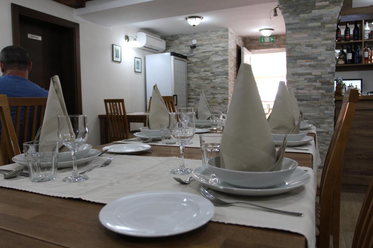 예제르체 Millenium House 1 B&B 외부 사진